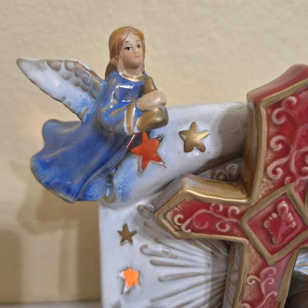 Night Light Plug In Ceramic‎ Cross Nativity Scene  Hand painted Kirkland's 9